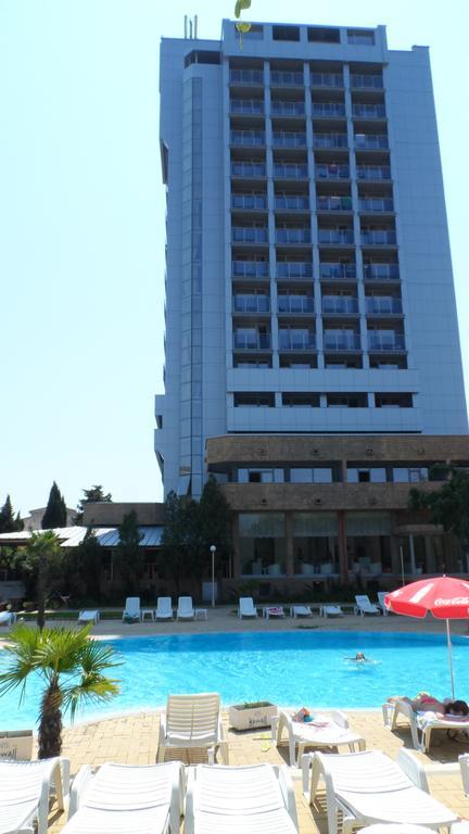 Kamenec Νεσέμπαρ